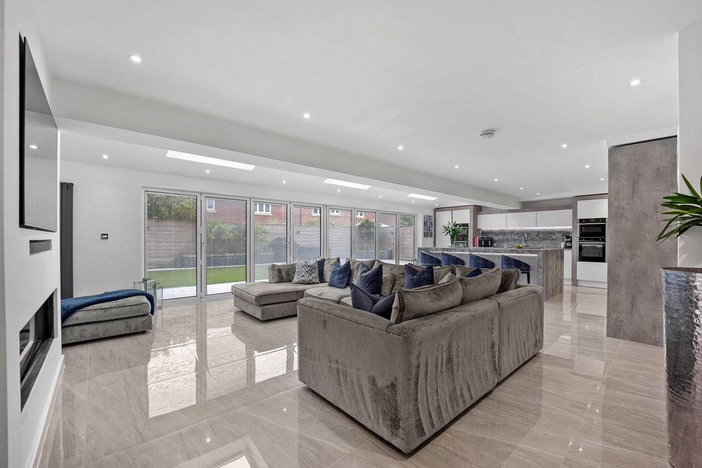 Additional image 8 of 5 bed detached house for saleBlack Horse Lane, Widnes WA8