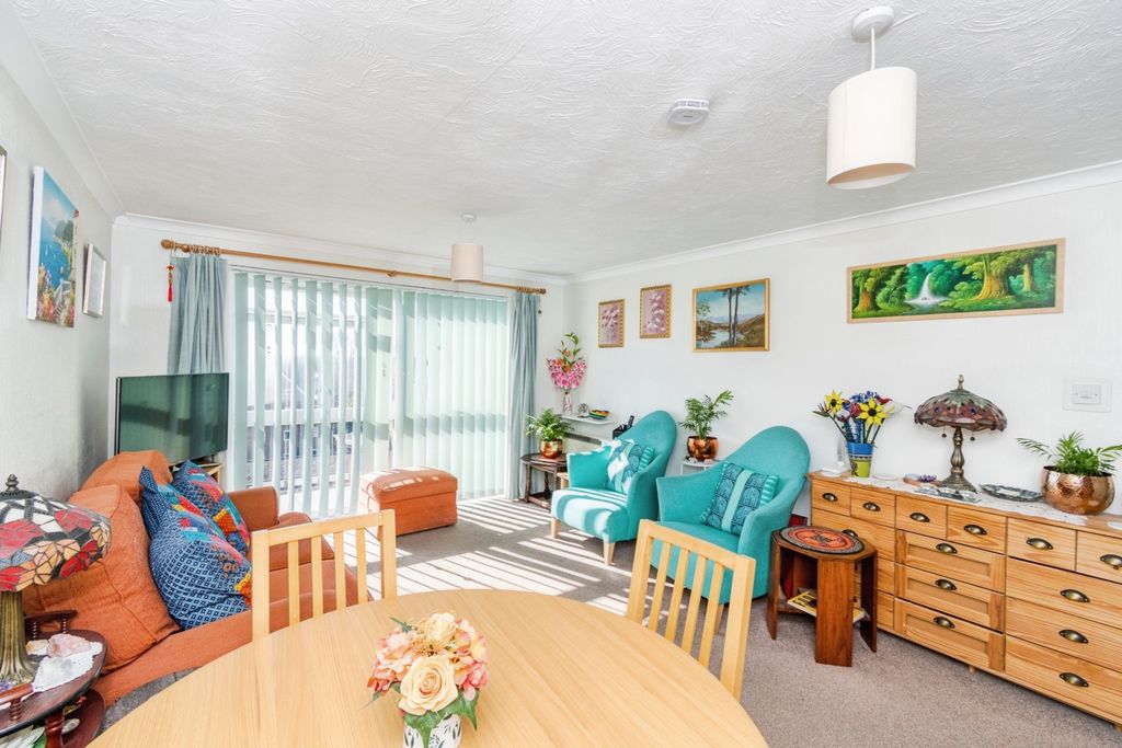 Additional image 3 of 2 bed flat for saleWinn Road, Southampton, Hampshire SO17