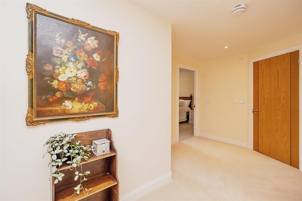 Additional image 13 of 2 bed flat for saleThorneycroft, Wood Road, Tettenhall WV6