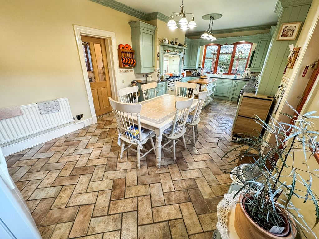 Additional image 14 of 5 bed detached house for saleSandbeds Road, Willenhall WV12
