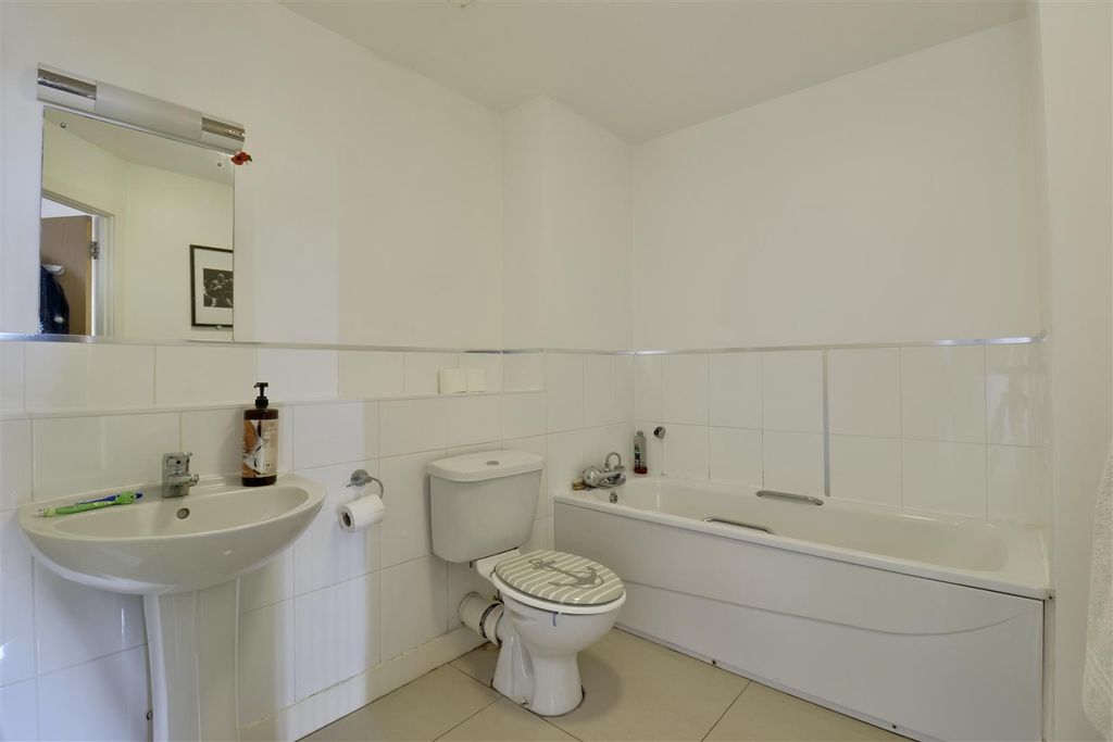 Additional image 9 of 2 bed flat for saleFratton Way, Southsea PO4
