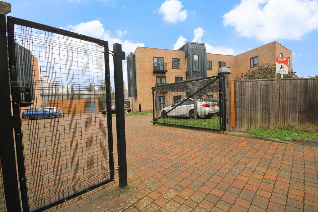 Additional image 16 of 2 bed flat for saleThe Foundry, Ashford TW15