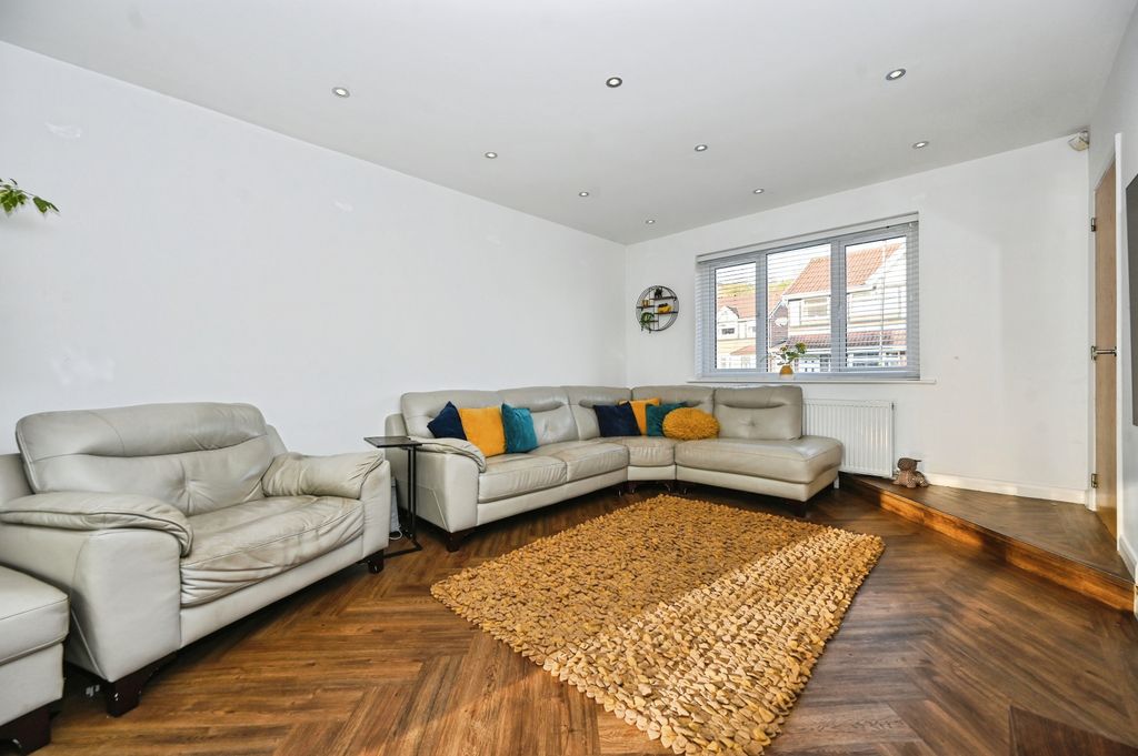 Additional image 3 of 4 bed detached house for salePalatine Close, Wigan WN3