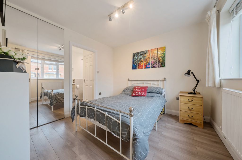 Additional image 15 of 3 bed maisonette for saleOsborne Road, Wokingham, Berkshire RG40