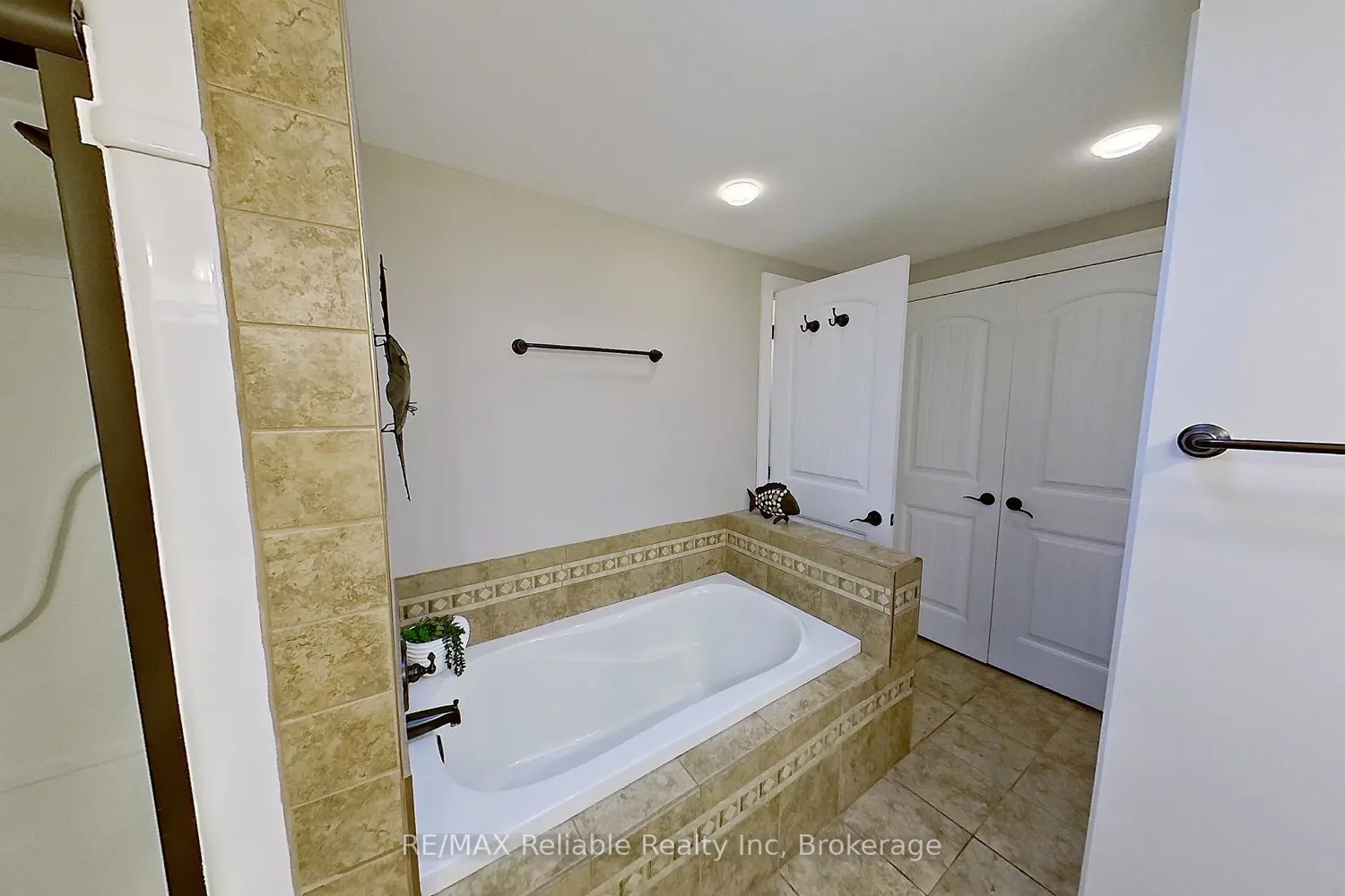 Additional image 10 of 347 Shannon Boulevard