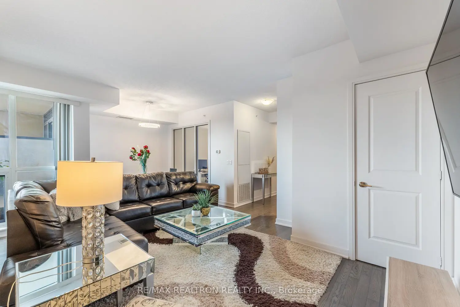Additional image 4 of 9205 Yonge Street 501
