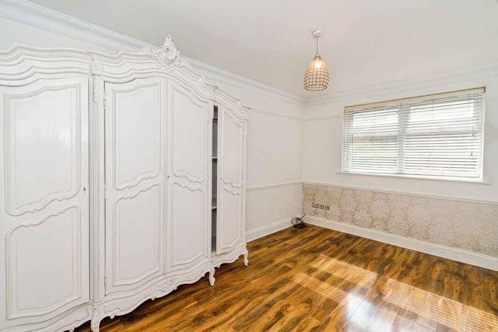 Additional image 8 of 2 bed flat for saleThe Avenue, Southampton, Hampshire SO17