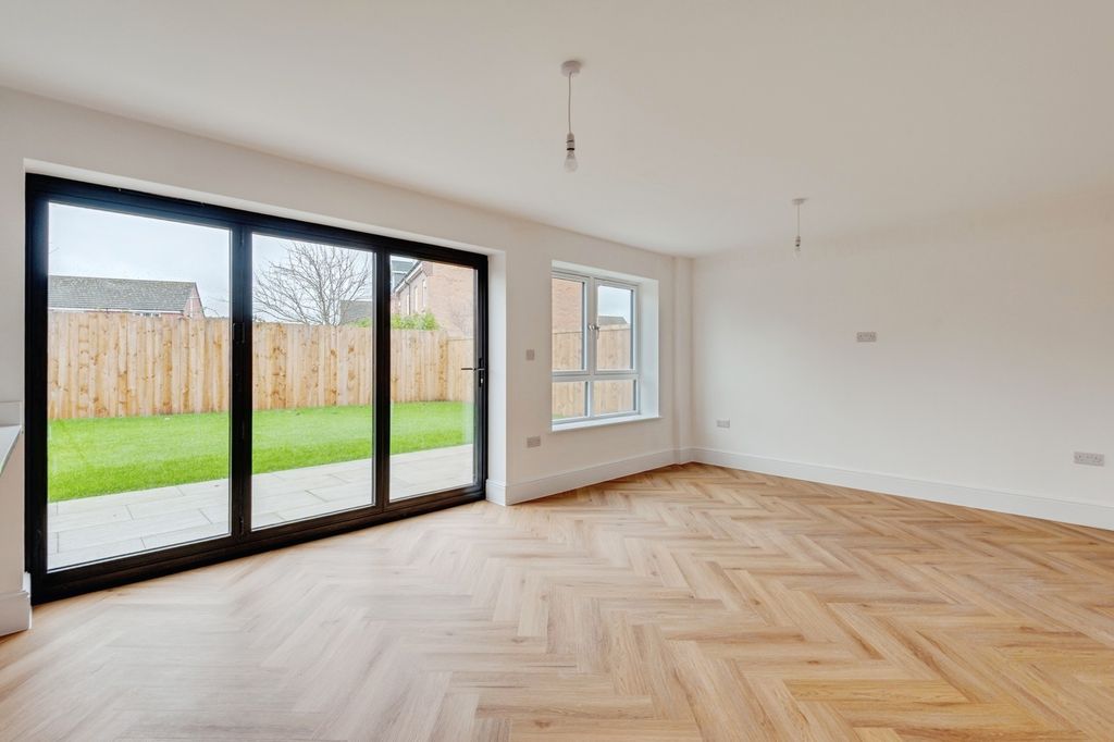 Additional image 9 of 5 bed detached house for saleVictoria Place, Bevan Way, Widnes, Cheshire WA8