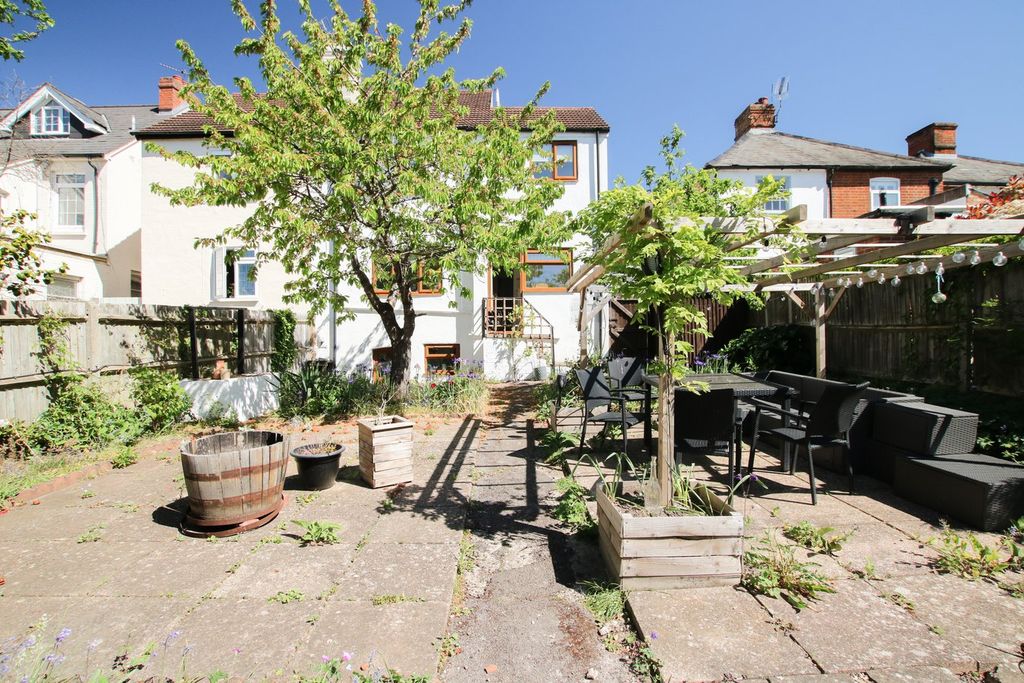 Additional image 20 of 3 bed semi-detached house for saleLangborough Road, Wokingham RG40