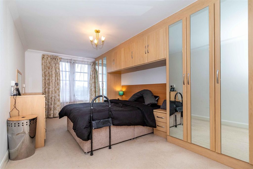 Additional image 5 of 2 bed flat for saleSteyne Gardens, Worthing BN11