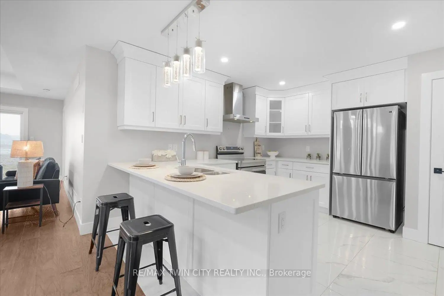 77 Bordeaux Place photo 5