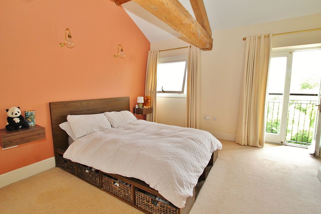 Additional image 5 of 3 bed flat for saleWoodford Mill, Witney OX28