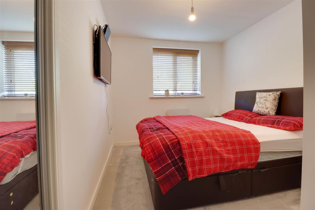 Additional image 6 of 2 bed flat for saleRamsden Court, Wickford SS12