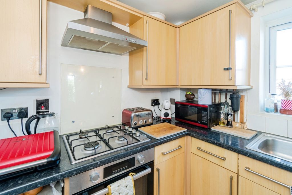 Additional image 2 of 2 bed flat for saleRiverdale Court Paynes Road, Southampton SO15