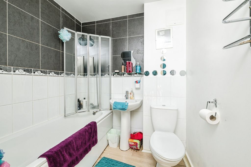 Additional image 7 of 4 bed semi-detached house for saleHaddonian Road, Market Harborough LE16