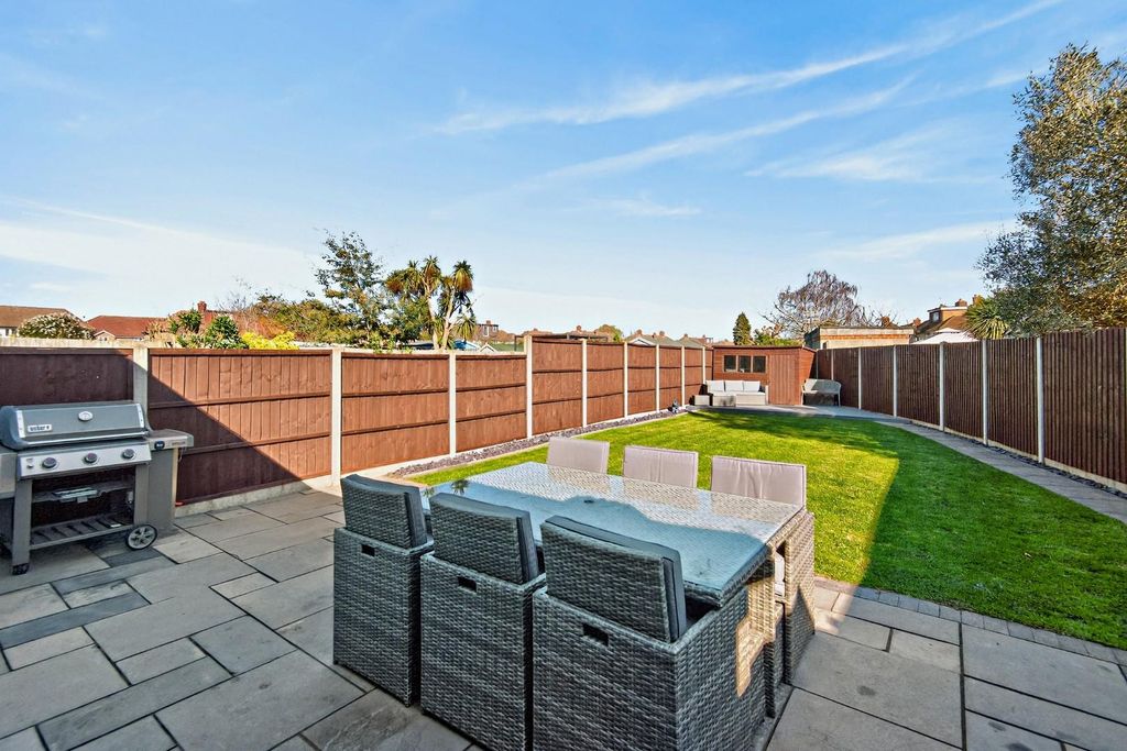 Additional image 2 of 3 bed semi-detached house for saleWindsor Drive, Ashford TW15