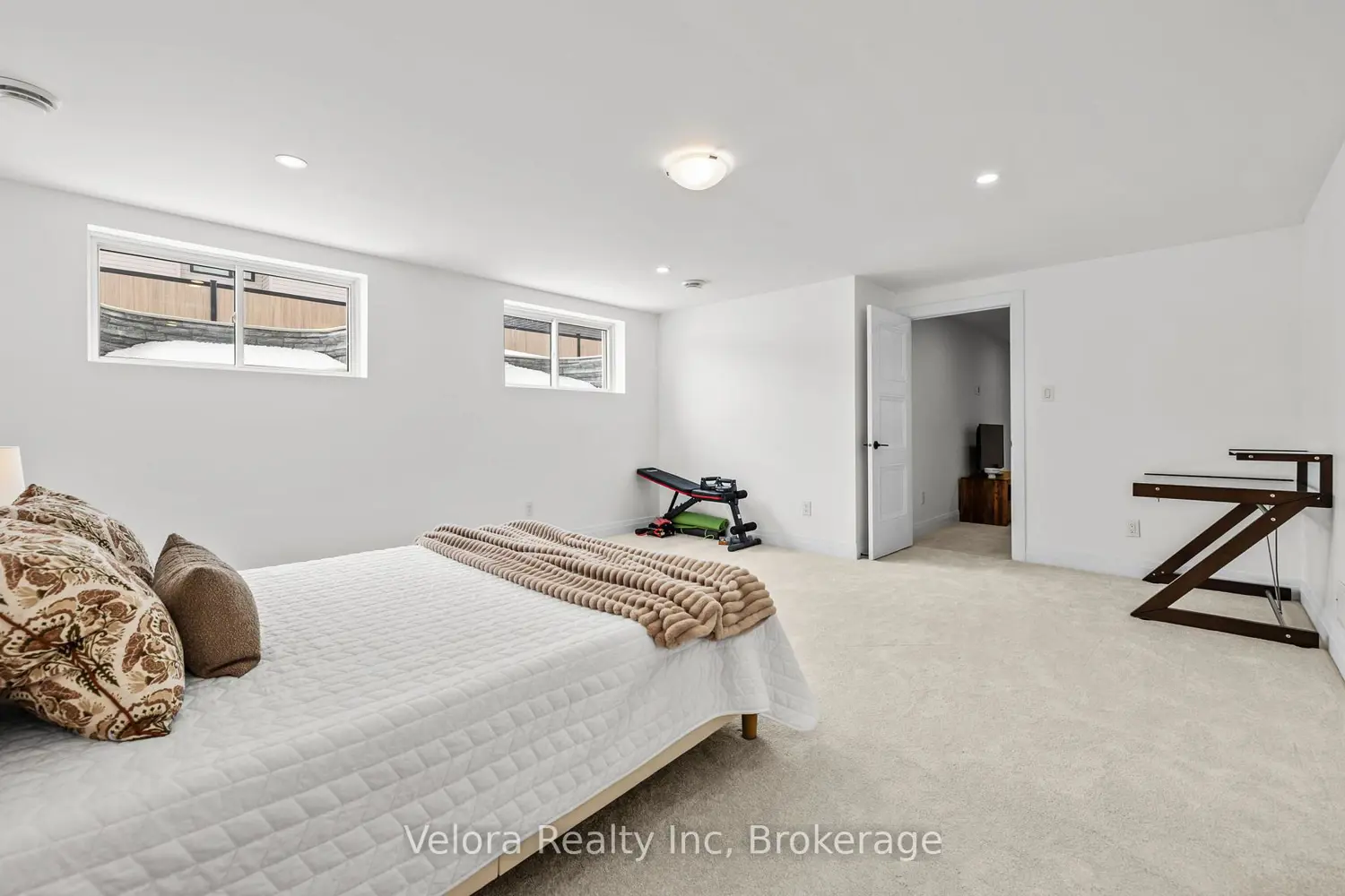 Additional image 12 of 970 Islington Way
