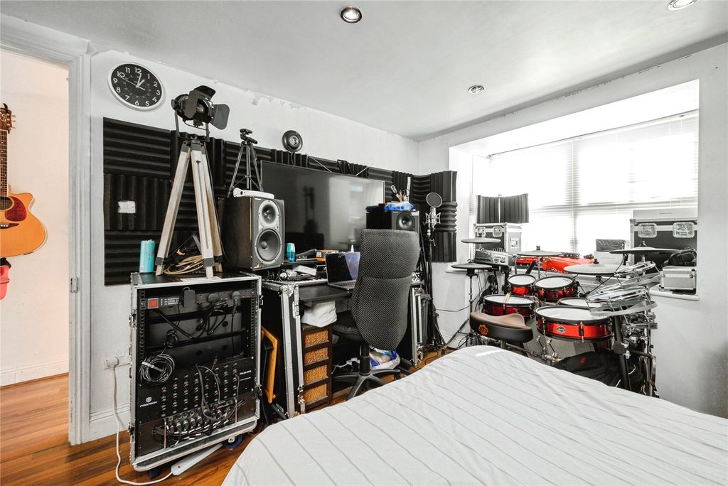 Additional image 16 of 1 bed property for saleGladys Avenue, Portsmouth, Hampshire PO2