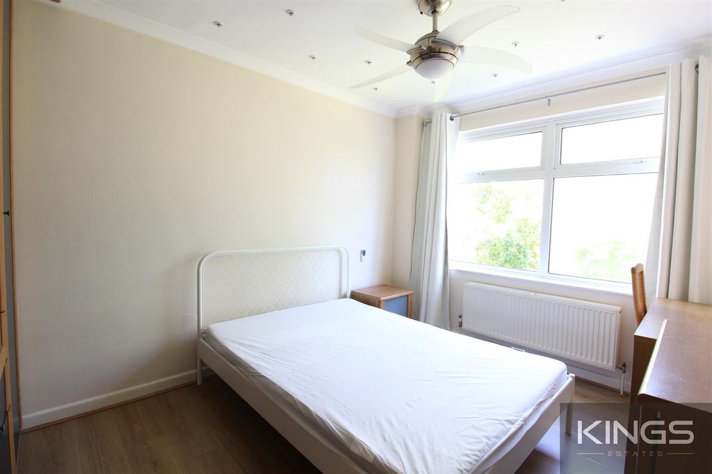 Additional image 6 of 2 bed flat for saleWestridge Road, Southampton SO17