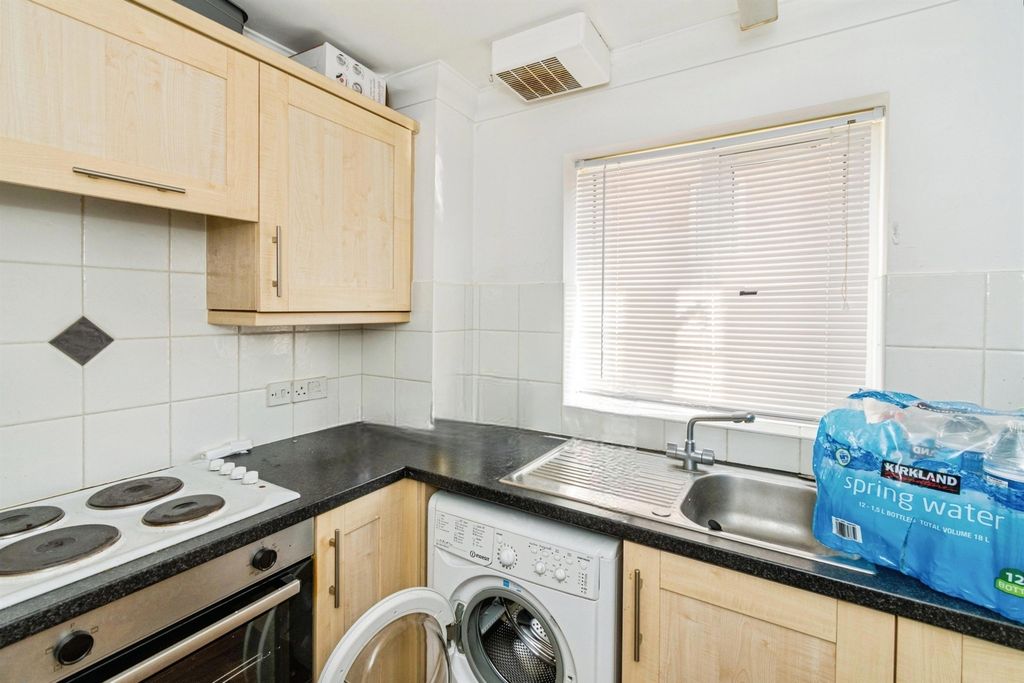 Additional image 5 of 1 bed flat for saleSt. Denys Road, Southampton SO17