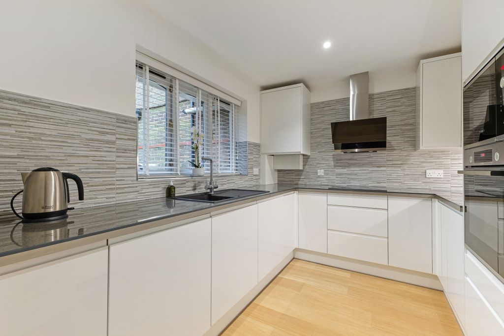 Additional image 3 of 2 bed flat for saleSheet Street, Windsor SL4
