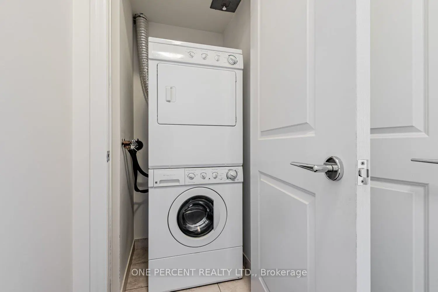 Additional image 16 of 21 Upper Duke Crescent 401