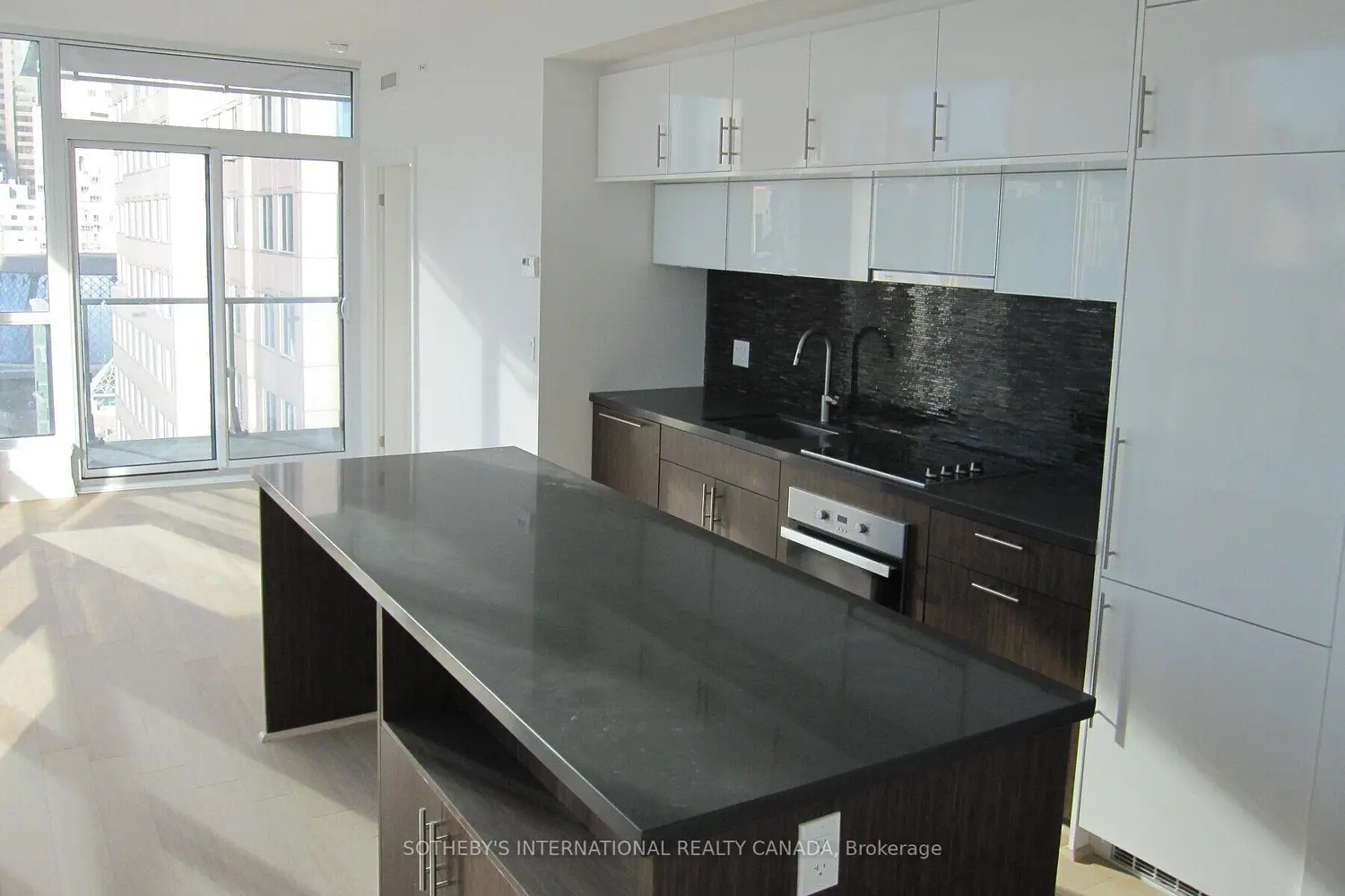 8 Mercer Street 1102 photo 4