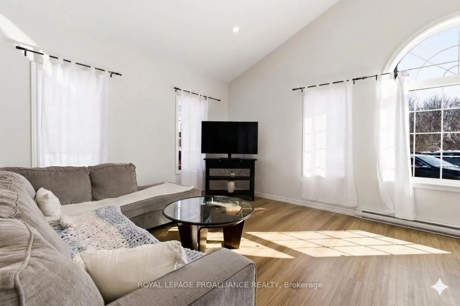 Additional image 6 of 300 Croft Street 202