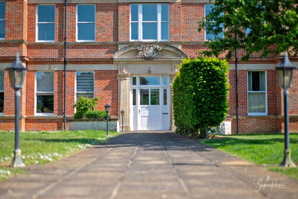 Additional image 3 of 2 bed flat for saleWhitecroft Park, Newport PO30