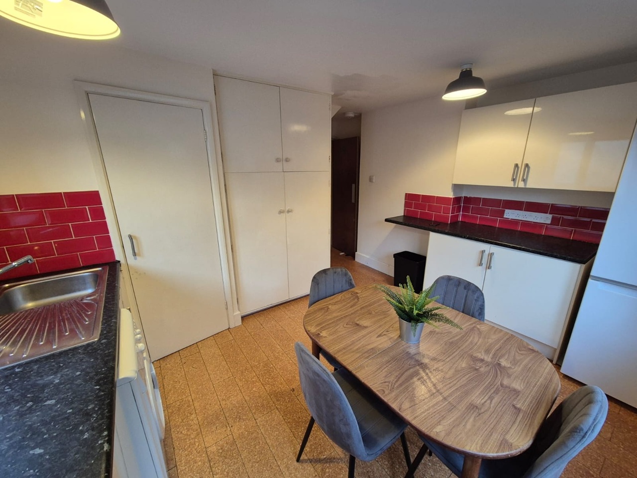 4 Bed Flat, Stretten Avenue, CB4, N1 7GU photo 3