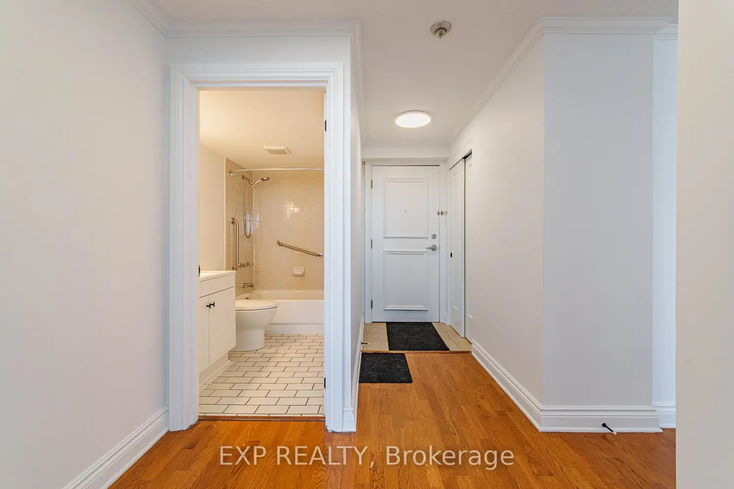 1440 Heron Road 1004 photo 4