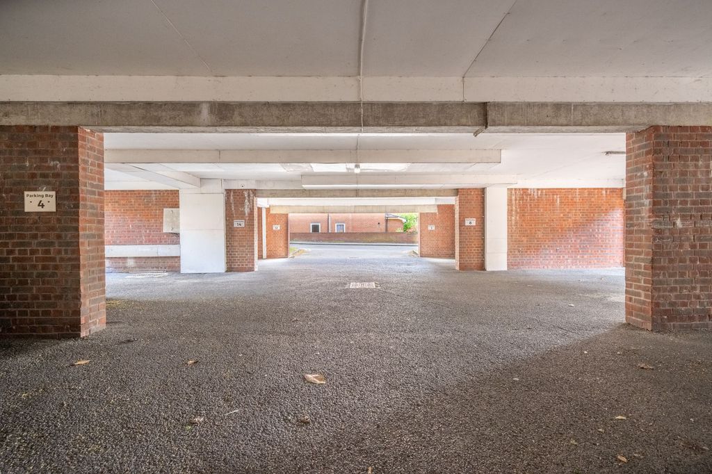 Additional image 9 of 2 bed flat for saleOsborne Road, Windsor SL4