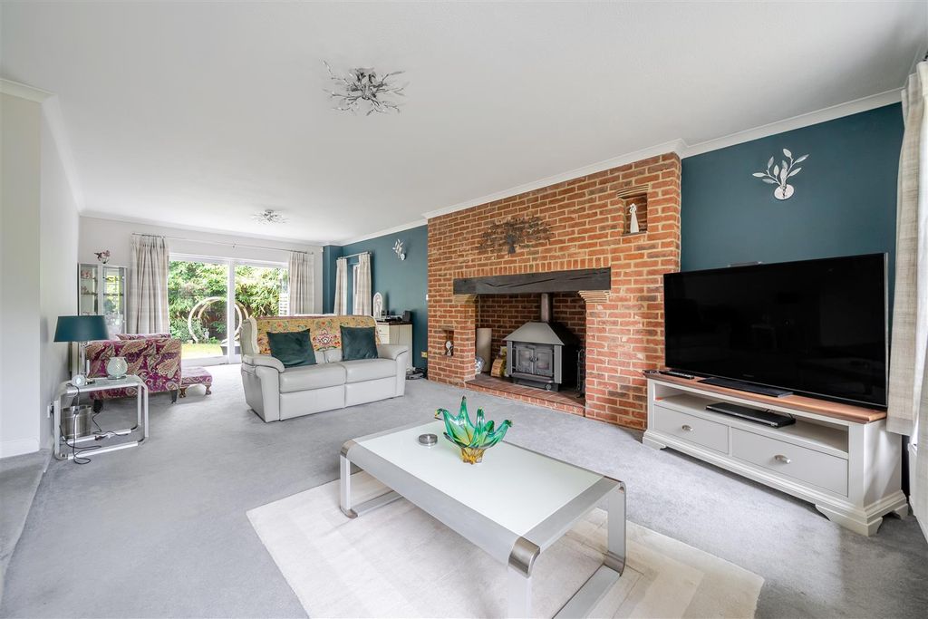 Additional image 2 of 4 bed detached house for saleCarrick Lane, Yateley, Hampshire GU46