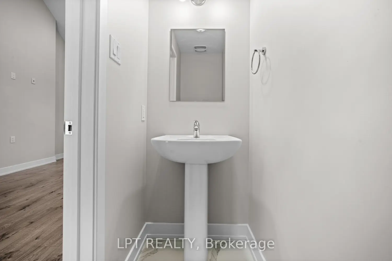 Additional image 17 of 936 Katia Street