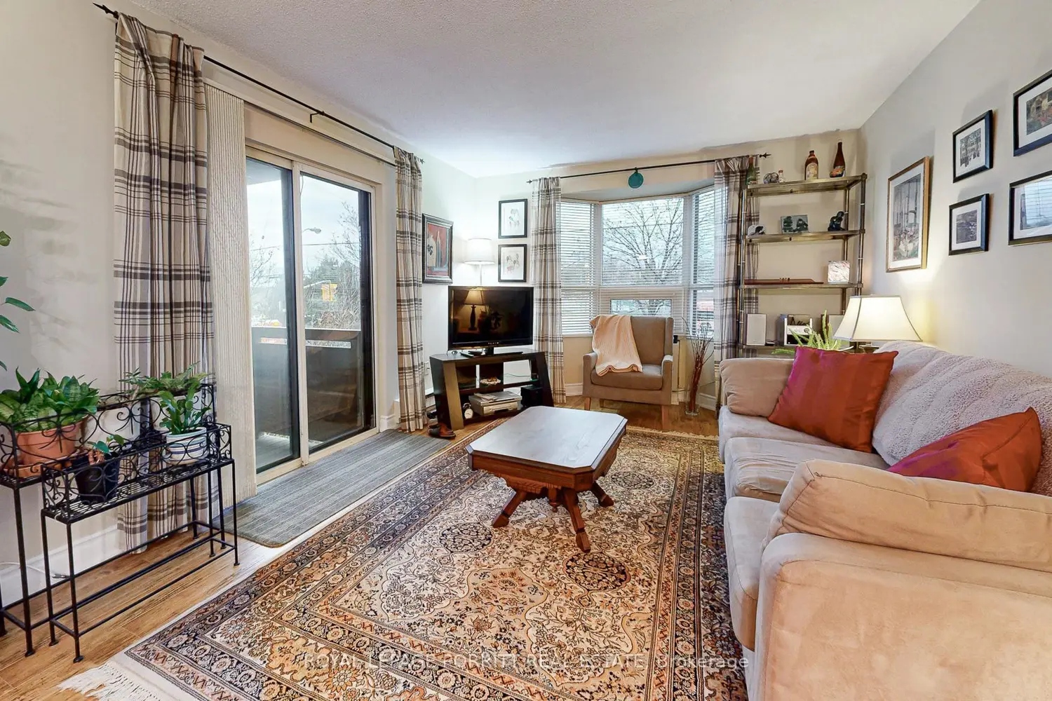 Additional image 7 of 3835 Lake Shore Boulevard 208
