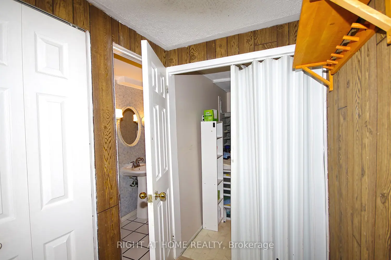 Additional image 15 of 1055 Shawnmarr Road 53