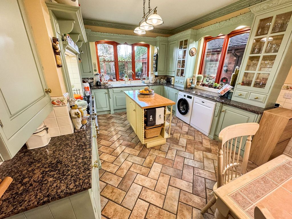 Additional image 19 of 5 bed detached house for saleSandbeds Road, Willenhall WV12