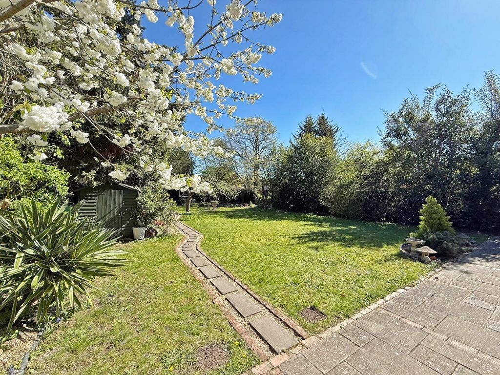 Additional image 4 of 4 bed property for saleClifford Grove, Ashford TW15