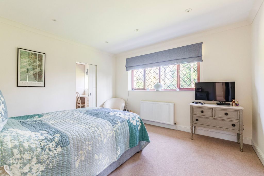 Additional image 29 of 5 bed detached house for salePyrford, Surrey GU22