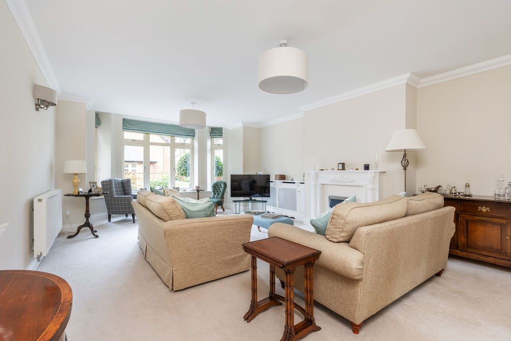 Additional image 3 of 3 bed flat for saleMilesdown Place, Winchester SO23