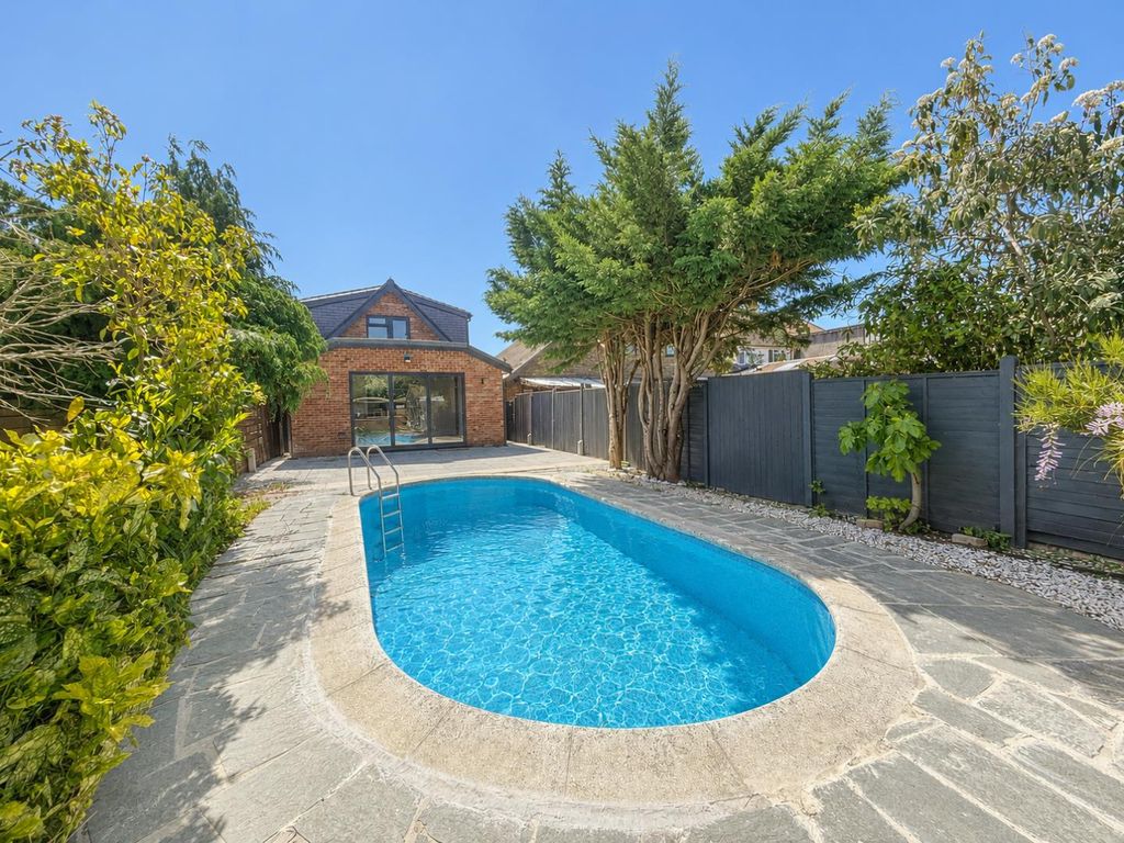 Additional image 23 of 5 bed detached bungalow for saleFeltham Hill Road, Ashford TW15