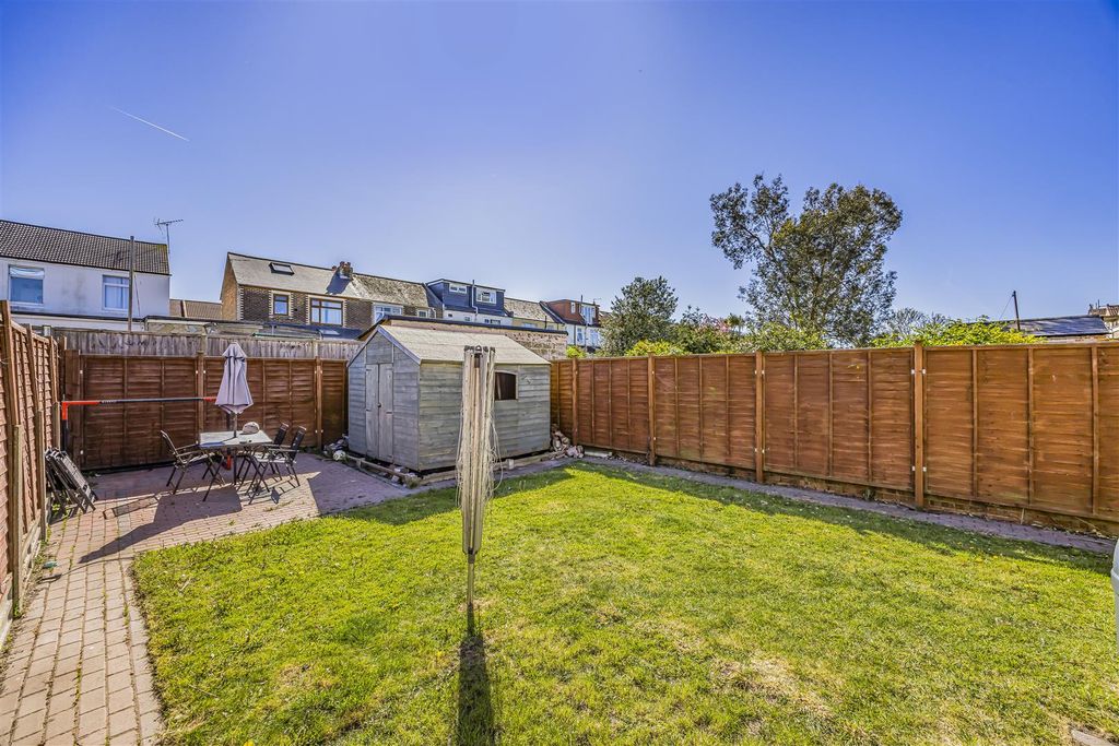 Additional image 18 of 3 bed property for saleKimbolton Road, Portsmouth PO3