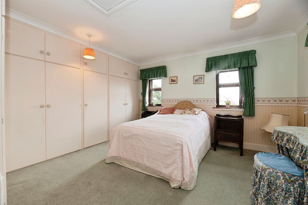Additional image 7 of 4 bed detached house for saleManor Way, Worcester Park KT4