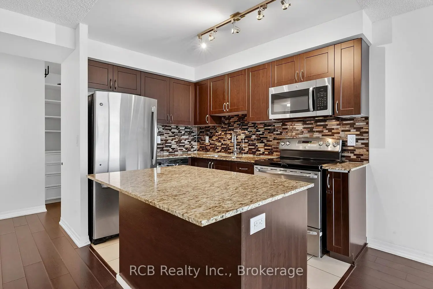 Additional image 5 of 1940 Ironstone Drive 1006