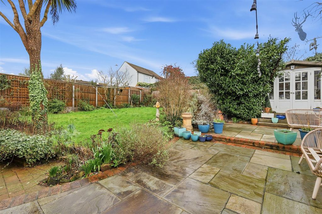 Additional image 32 of 5 bed semi-detached house for saleMonkhams Avenue, Woodford Green IG8