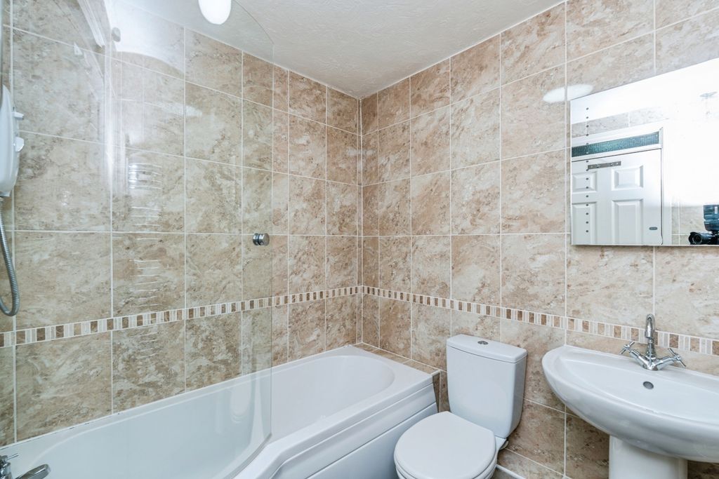 Additional image 10 of 1 bed flat for saleBrunel Road, Redbridge, Southampton SO15