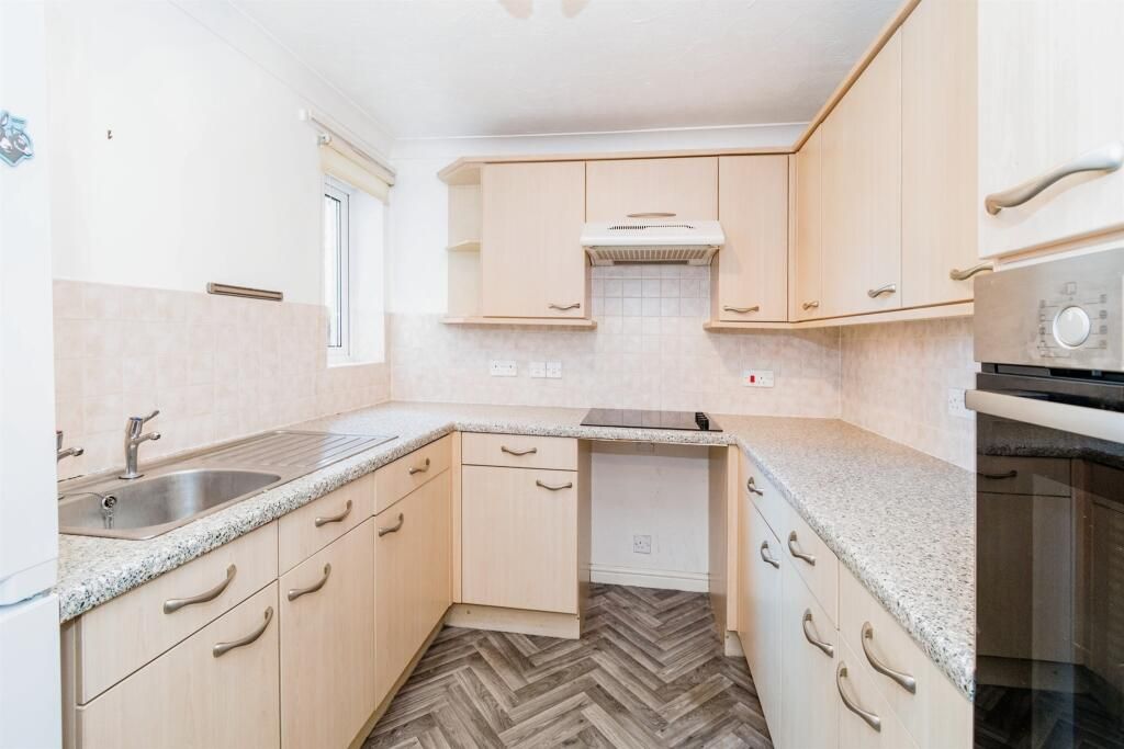 Additional image 5 of 1 bed flat for saleOakley Road, Southampton SO16