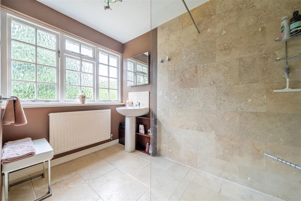 Additional image 37 of 4 bed detached house for saleCarrick Lane, Yateley, Hampshire GU46