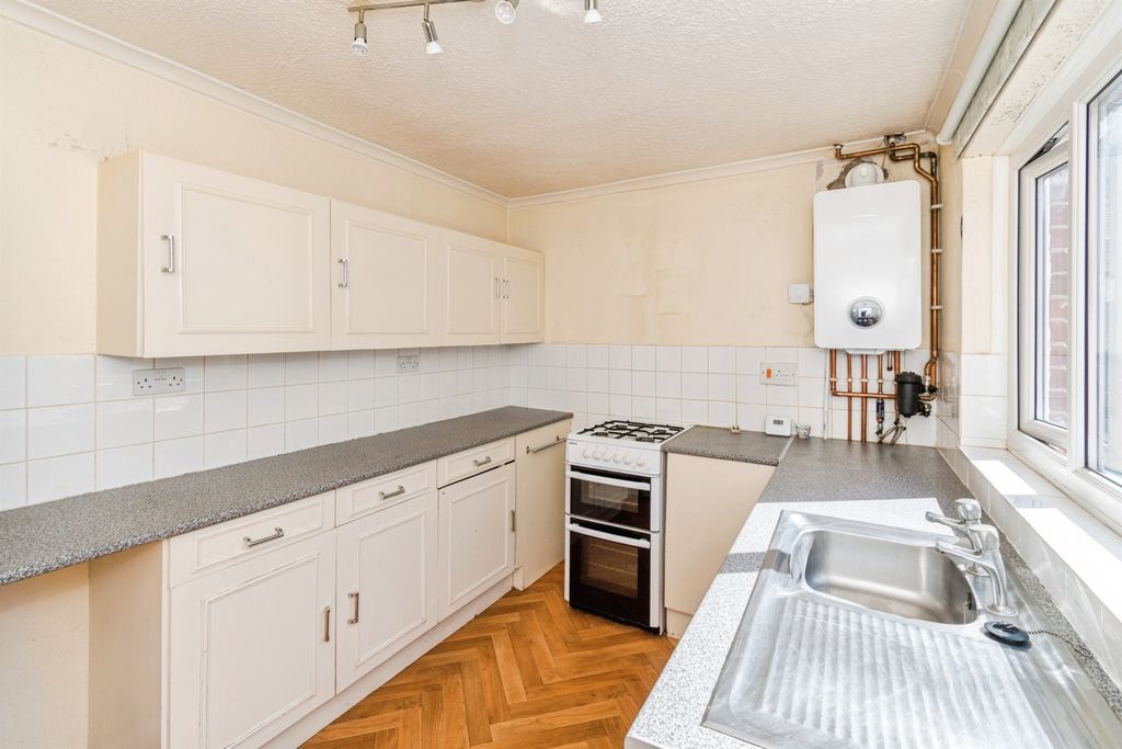 Additional image 4 of 2 bed end terrace house for saleWoodside Road, Southampton SO17
