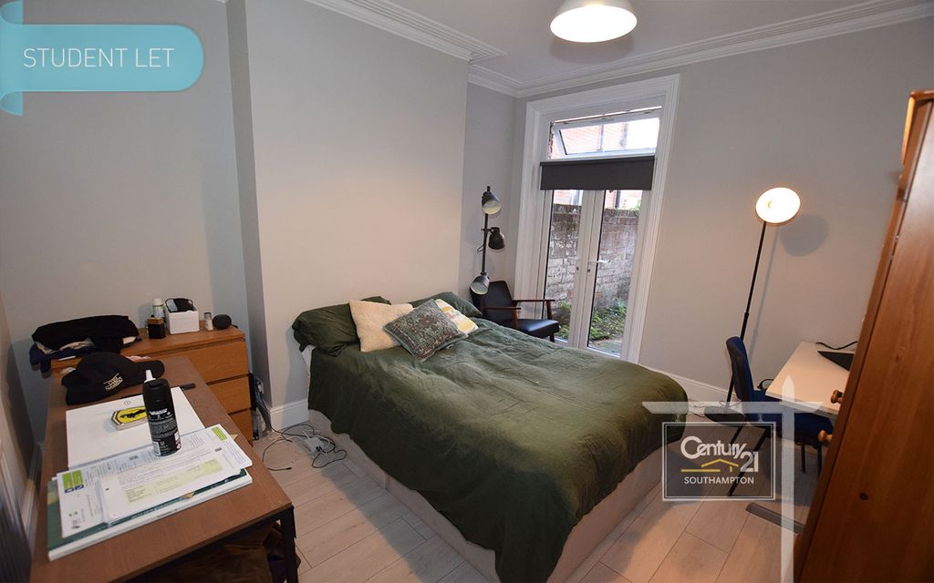 Additional image 7 of 5 bed semi-detached house for sale|Ref: R173020|, Kenilworth Road, Southampton SO15